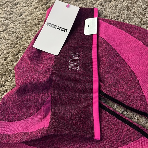 2 PAIRS PINK SEAMLESS LEGGINGS 🖤 🩷 - Picture 8 of 9